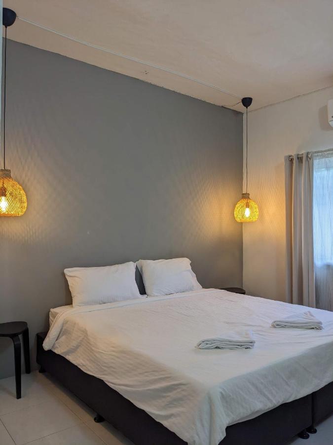 V At Panus Hotel Phanat Nikhom Exterior photo