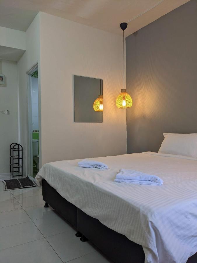 V At Panus Hotel Phanat Nikhom Exterior photo